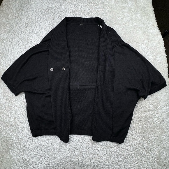 Lululemon Breeze Easy Wrap in Black. Oversized Cardigan. Oversized XS / S - Picture 10 of 12